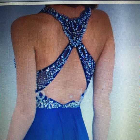 Formal dress - Picture 2 of 2